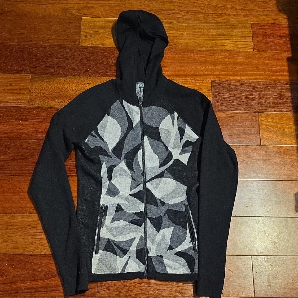 Title Nine Grey Patterned - image 1